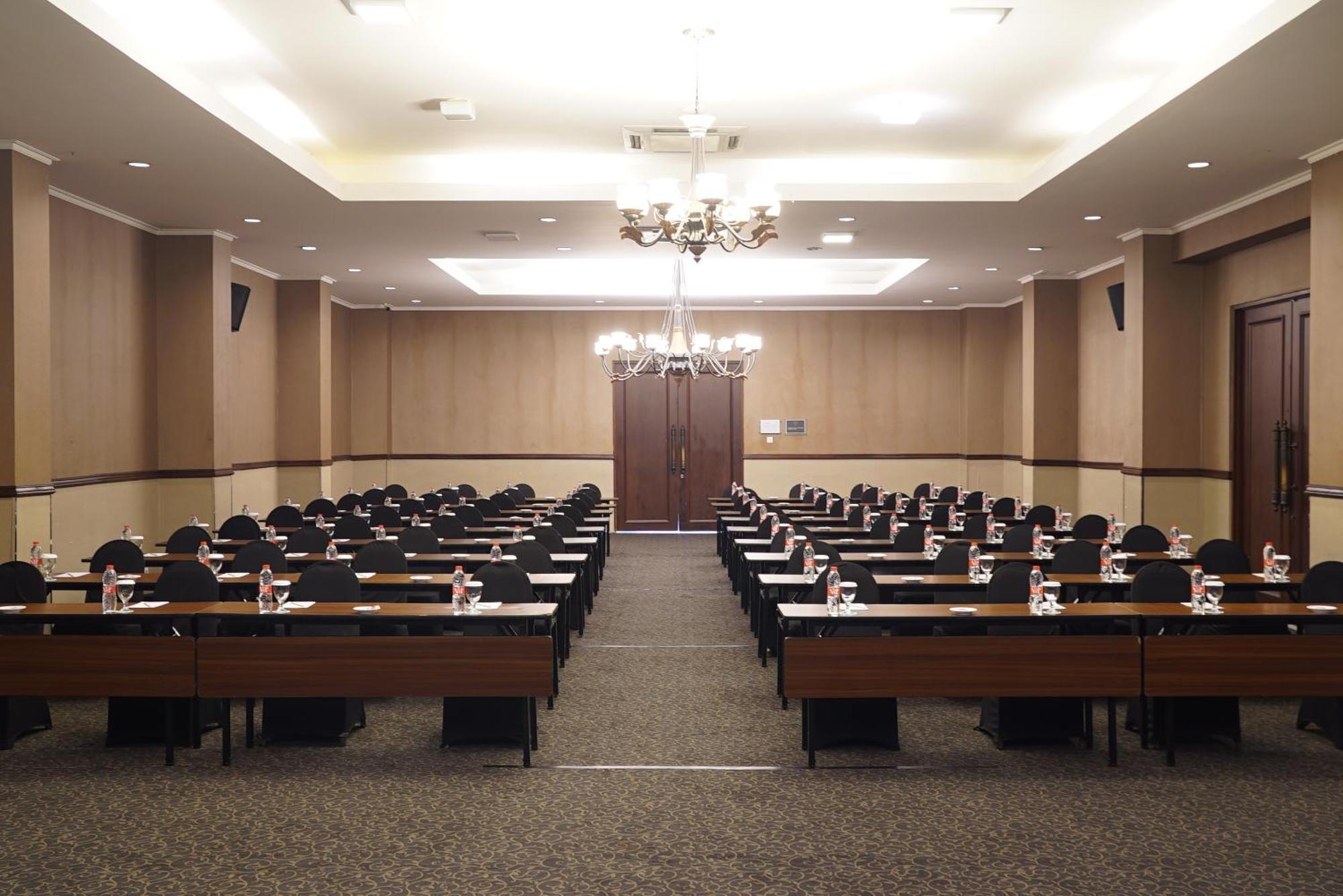 Riss Hotel Malioboro Yogyakarta Ngoại thất bức ảnh