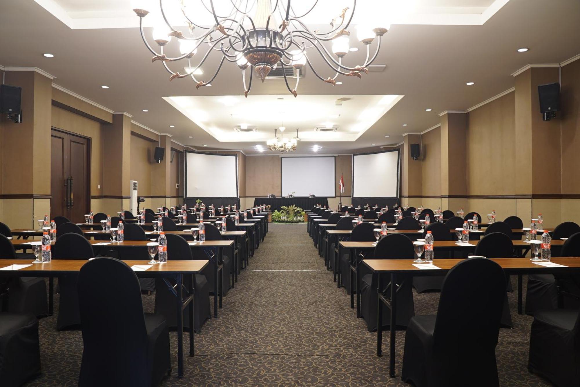 Riss Hotel Malioboro Yogyakarta Ngoại thất bức ảnh